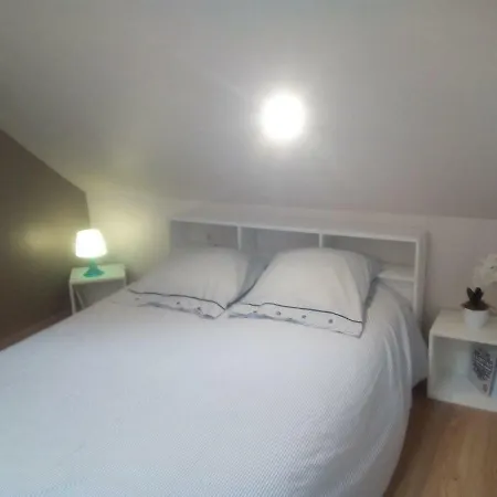 Lumineux T2 Vieille 3pers Parking Gratuit - By La Source D'orfee Lägenhet